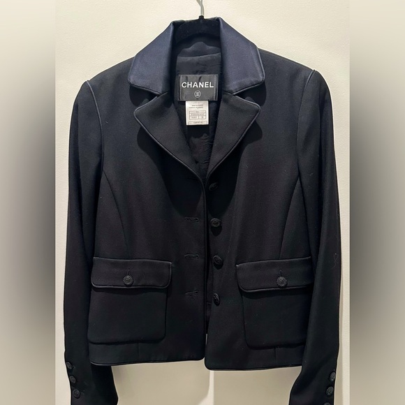 Black Chanel tuxedo blazer size 38 - Picture 1 of 7